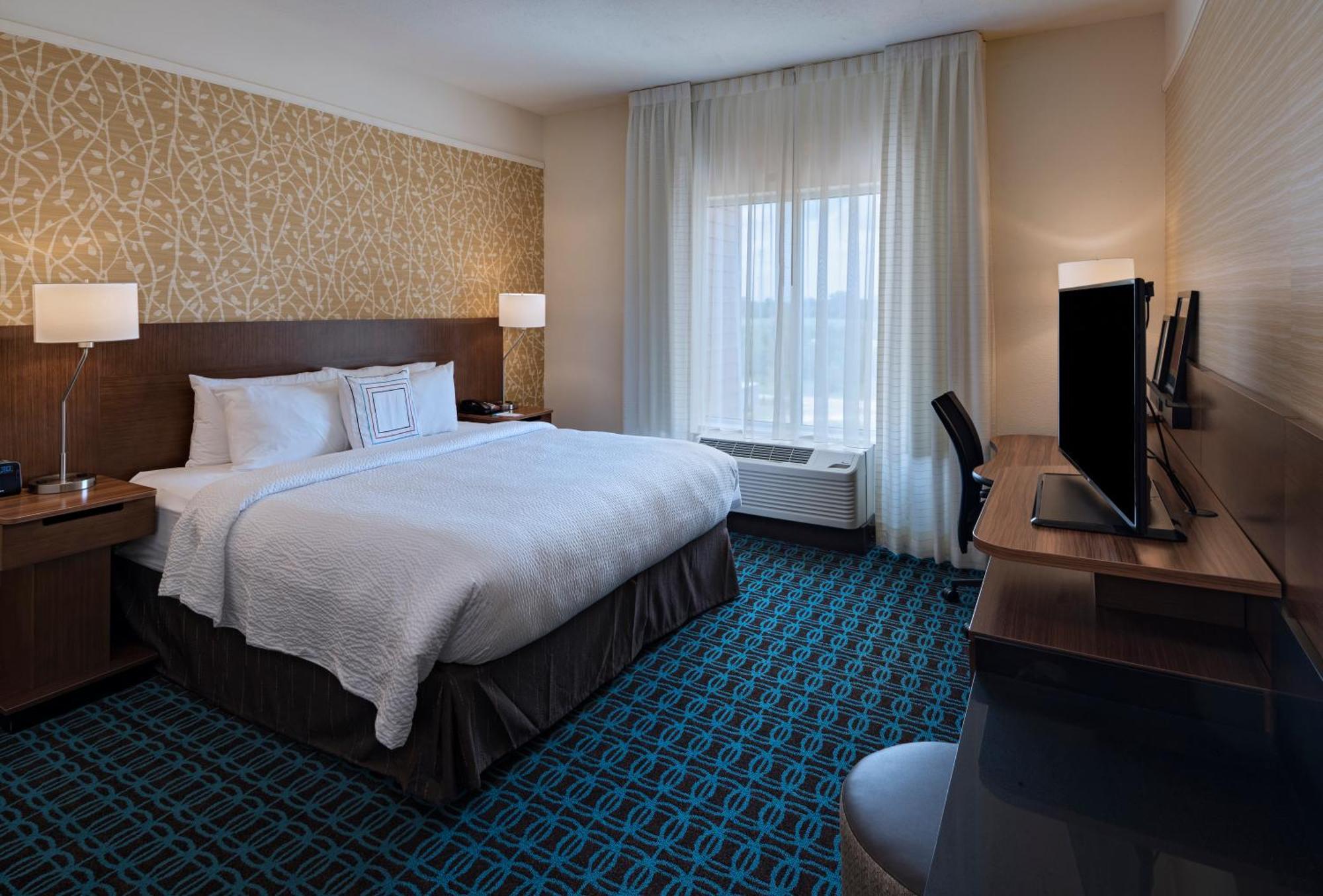 Hotel Fairfield & By Marriott