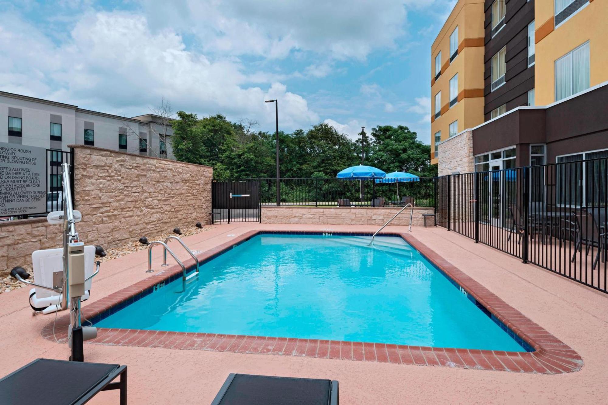 Hotel Fairfield & By Marriott